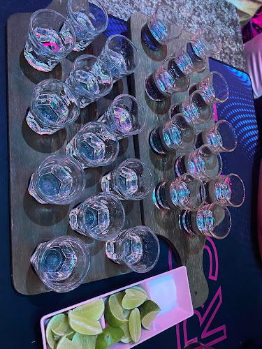 Mayfairs Live Band & Entertainment Bar - อำเภอบางละมุง