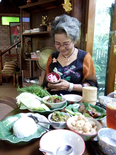 เฮือนคำ ก๋าแฟ ๒๕๕๙ - การบริการอาหารและที่พัก