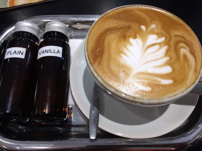 Mililin Cafe & Eatery - เมือง