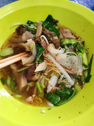 ก๋วยเตี๋ยวเนื้อเจ๊แดง