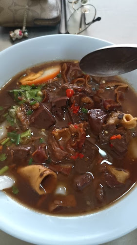 Opinii despre ก๋วยจั๊บอุบล (เจ้าเก่า) în อำเภอเมืองอุบลราชธานี - การบริการอาหารและที่พัก