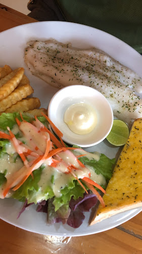 พีทีสเต็ก บางบัวทอง - การบริการอาหารและที่พัก