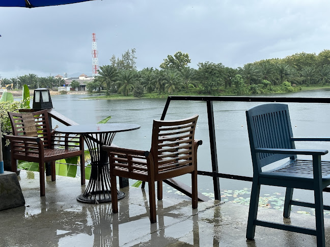 Les Palm De' Cafe' - การบริการอาหารและที่พัก