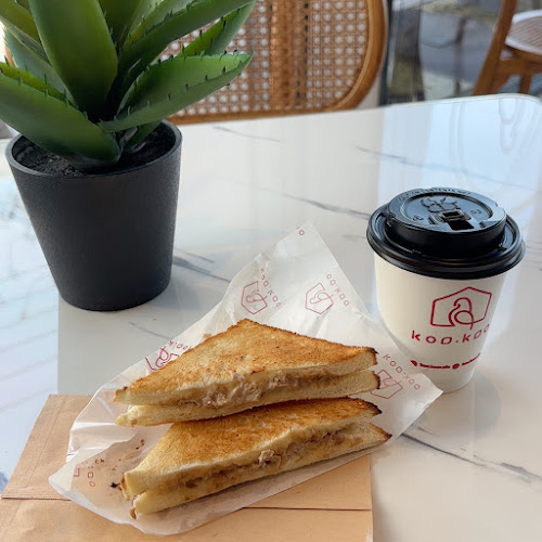 คูลคูล คาเฟ่ @บีเวิร์ค - การบริการอาหารและที่พัก