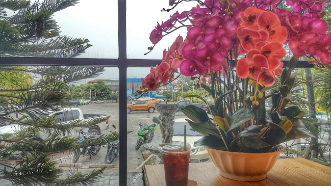 Café Amezon ปั้ม ปตท. รังสิต-นครนายก 44 - การบริการอาหารและที่พัก