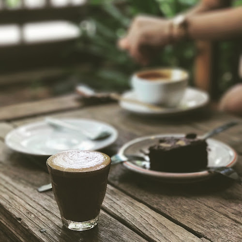 379 Drip กาแฟเรียบง่ายใต้ถุนบ้านเลขที่ 379 - การบริการอาหารและที่พัก