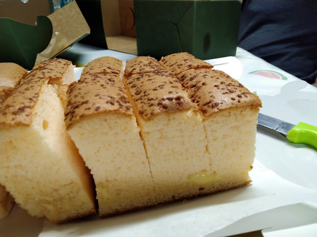 เค้กไข่ไทยแลนด์ ขนมบ้านพู่กัน สาขาหาดใหญ่ - การบริการอาหารและที่พัก