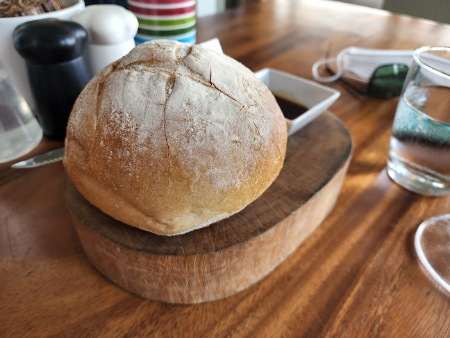 Catch Beach Club - การบริการอาหารและที่พัก