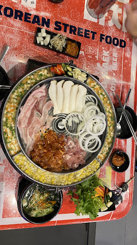 Opinii despre คอมเบโพจา GeonbaePocha Korean Restaurant în เมือง - การบริการอาหารและที่พัก