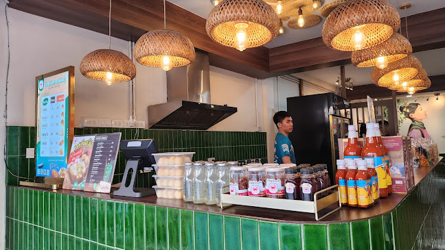 พรทิภาฮ่อยจ๊อ สาขาพัทยา - การบริการอาหารและที่พัก