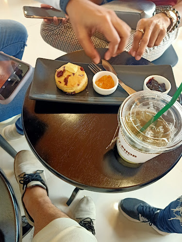 Nutt - Phob coffee and more - การบริการอาหารและที่พัก