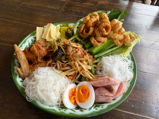 นัวร์ ส้มตำ สตรีทฟู้ด สาขา 2 - Thai Street Food