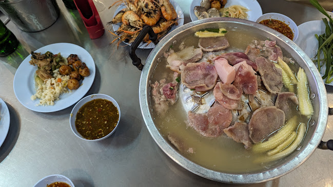 นินจา บาร์บีคิว พัทยาเหนือ - การบริการอาหารและที่พัก