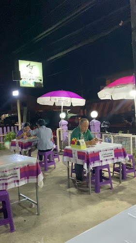 สเต็กลุงหนวด สาขาพิษณุโลก​2 - การบริการอาหารและที่พัก