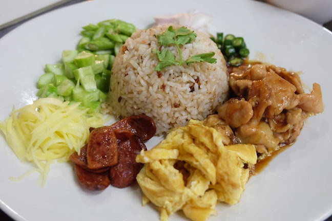 Opinii despre Red Chair în อำเภอเมืองภูเก็ต - การบริการอาหารและที่พัก