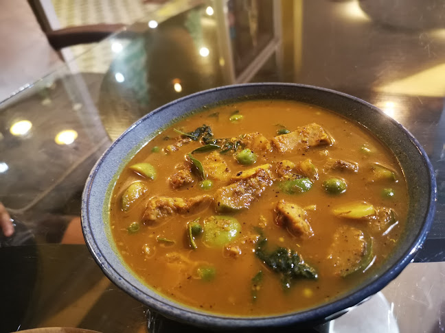 ร้านพิเศษ - การบริการอาหารและที่พัก