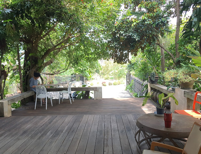 33Cafe Chantaburi บ้านริมน้ำ - การบริการอาหารและที่พัก