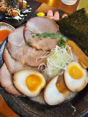 อิ-ซัง คราฟท์ ราเมน - การบริการอาหารและที่พัก