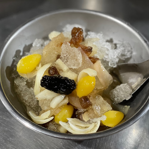 สมุนไพรจีน เช็งทึง ตลาดริมน้ำนครสวรรค์ - การบริการอาหารและที่พัก