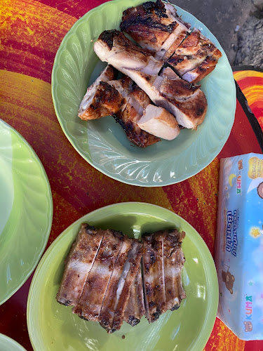 ส้มตำยาย แจ๋ว - การบริการอาหารและที่พัก