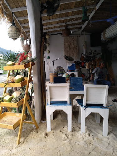 Opinii despre KU BAR în อำเภอเมืองภูเก็ต - การบริการอาหารและที่พัก