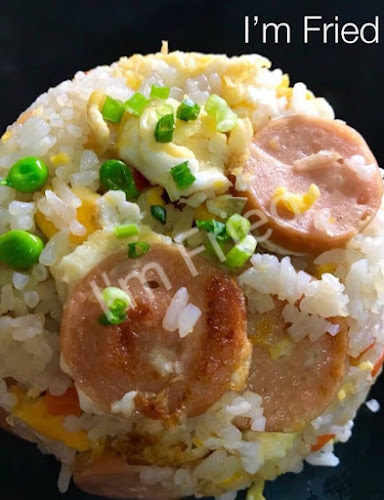 ข้าวผัดกระทะเหลี่ยม meet&eat นครปฐม - การบริการอาหารและที่พัก