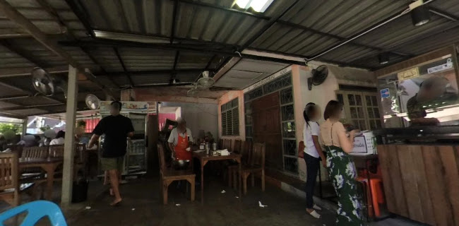 ส้มตำกำแพงแตก