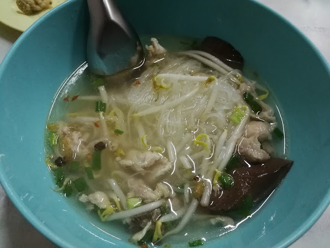 Nai Tong Thai Chicken Noodle Shop - การบริการอาหารและที่พัก