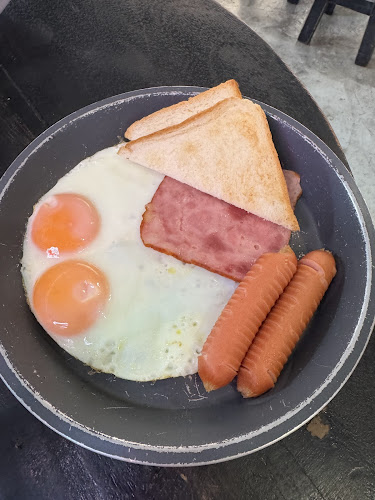 โกบี - การบริการอาหารและที่พัก