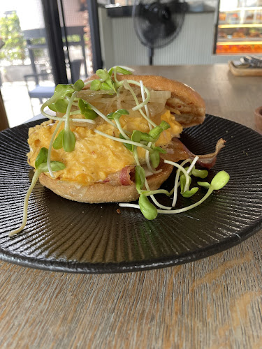 Opinii despre Gallery Cafe Phuket în Town - การบริการอาหารและที่พัก