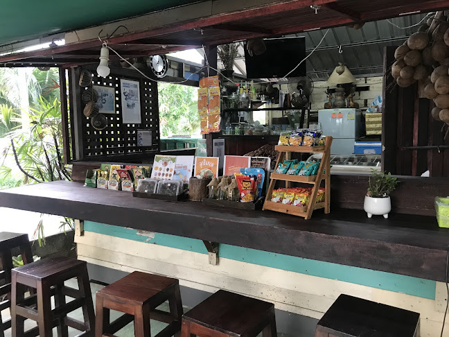 Forever Cafe (ไอติมกะทิ กาแฟสด ลูกชิ้นทอด) - การบริการอาหารและที่พัก