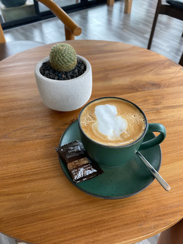 Hug Cupfe & Bistro - อำเภอเมืองภูเก็ต