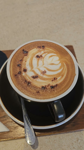 Aram Coffee&Crepes - การบริการอาหารและที่พัก