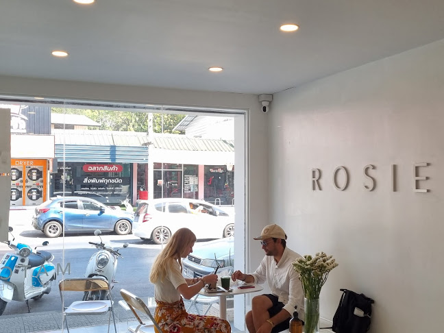 ROSIE.nak - การบริการอาหารและที่พัก