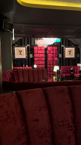 Continental cocktail lounge - อำเภอบางละมุง