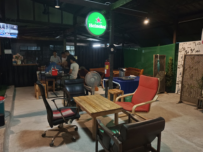 ร้านถวิล แปลว่าคิดถึง - การบริการอาหารและที่พัก