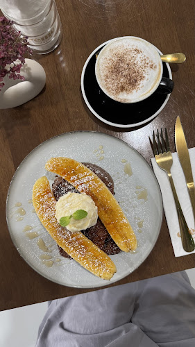 Opinii despre Crème Café Phuket în อำเภอเมืองภูเก็ต - การบริการอาหารและที่พัก