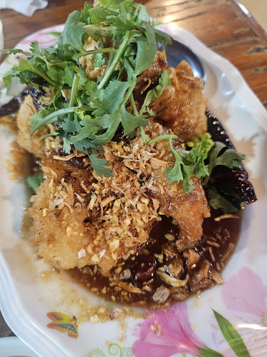 ร้านอาหารเฟื่องฟ้าปลาแม่น้ำ