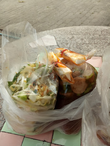 ตลาดอ่าวทอง - อำเภอศรีราชา