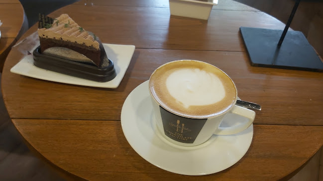 Chocolate Factory Pattaya Parking