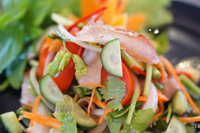 ครัวมาลี เฉวง - การบริการอาหารและที่พัก