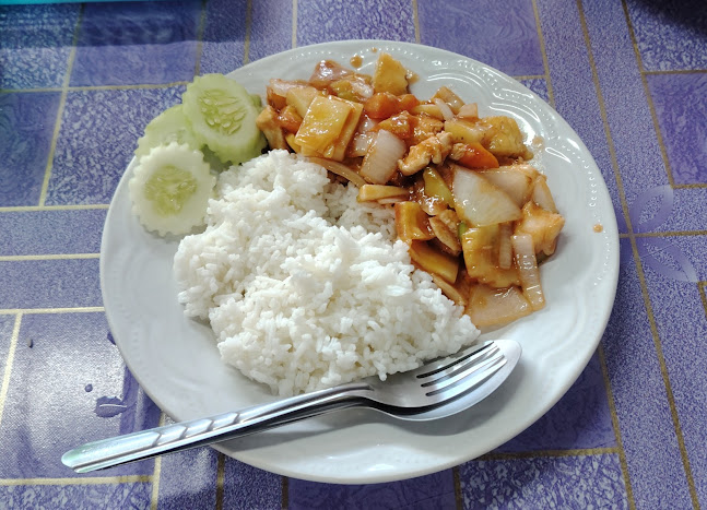 Mama Daeng - การบริการอาหารและที่พัก