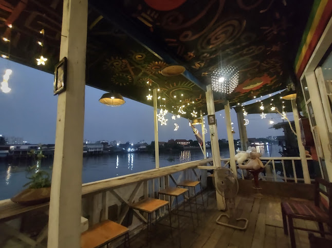 Smiley Studio - การบริการอาหารและที่พัก