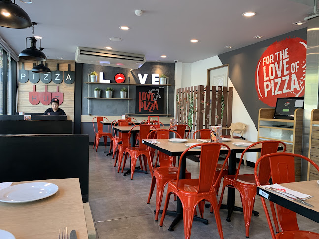 Pizza Hut 1150 - Cherng Talay Phuket (พิซซ่าฮัท สาขาเชิงทะเล ภูเก็ต) - การบริการอาหารและที่พัก
