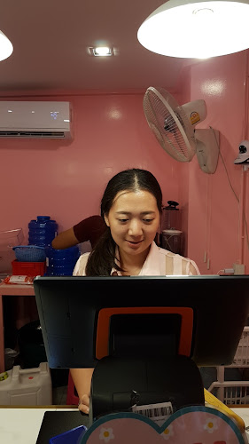 Chubby Bar - การบริการอาหารและที่พัก