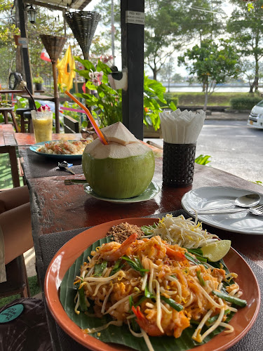 Sweet Chilli Restaurant & Bar @Karon Beach - การบริการอาหารและที่พัก