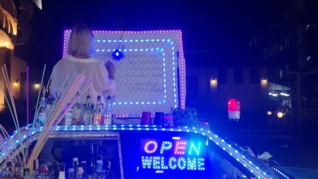 2FA Classic Car Bar Cocktail - เมือง