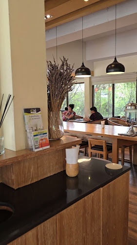 Coffee Hills Cafe - การบริการอาหารและที่พัก