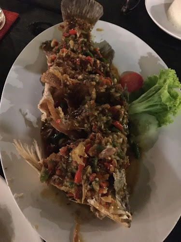 มุมอร่อย สาย 3 มหาชัยซีฟู๊ด - การบริการอาหารและที่พัก