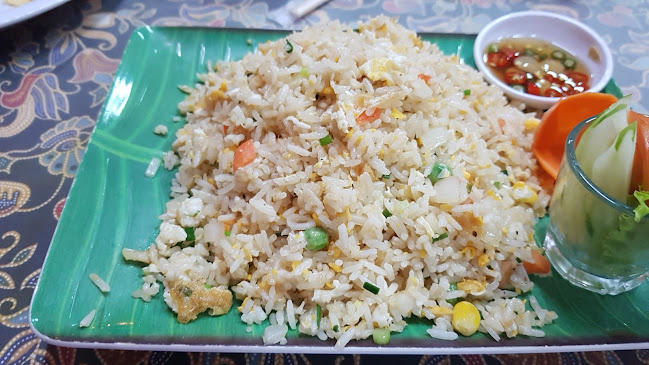 Tin Zeed Zad Seafood Restaurant - การบริการอาหารและที่พัก